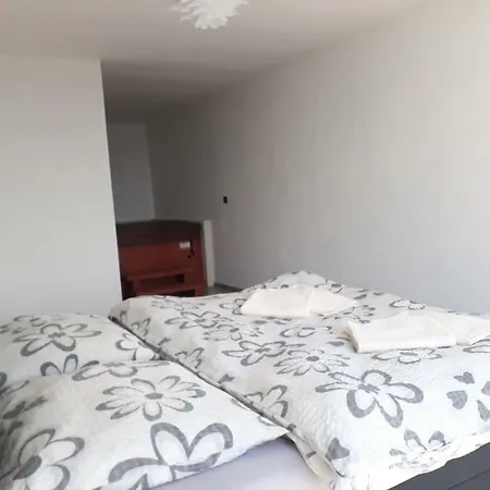 Appartement Sirava Apartman S Jacuzzi *